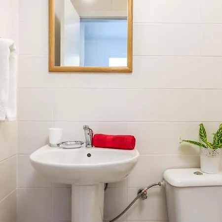 Vila Fanabe Sleeps 8 With Pool Air Con And Wifi