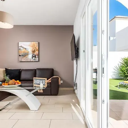 Fanabe Sleeps 8 With Pool Air Con And Wifi فيلة