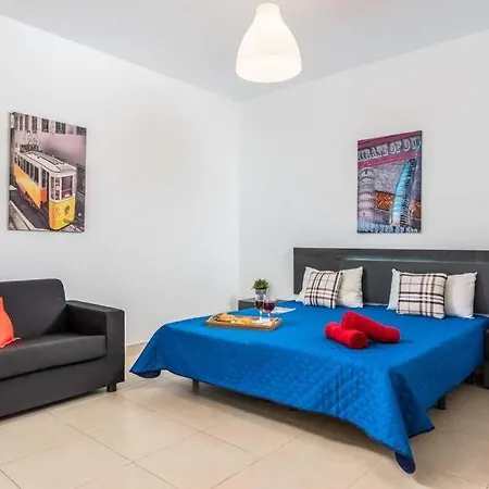 فيلة Fanabe Sleeps 8 With Pool Air Con And Wifi